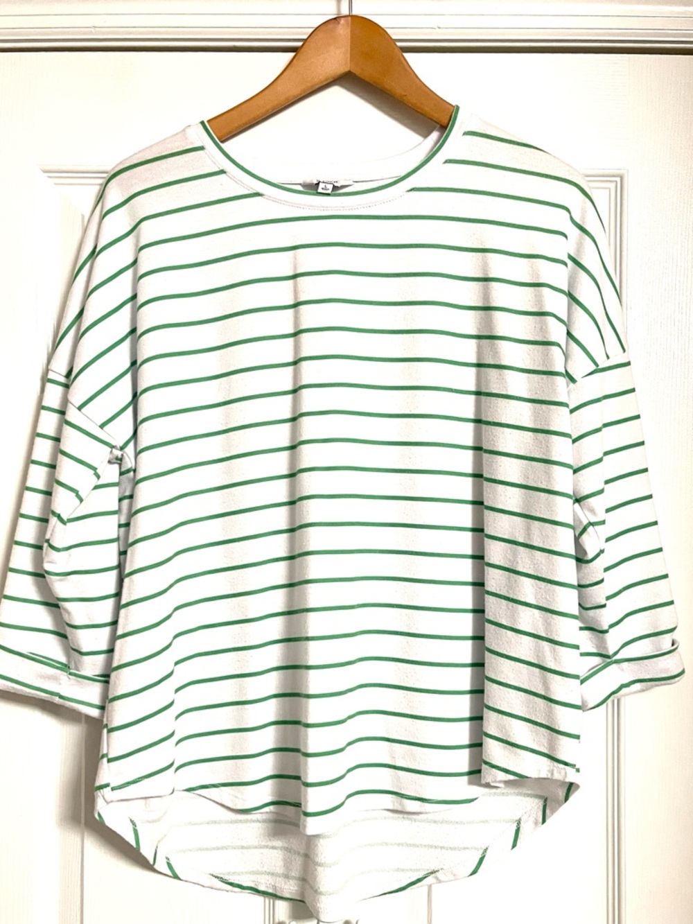 crown & ivy White and Green Striped 3/4 Sleeve Baby Terry Tee Large